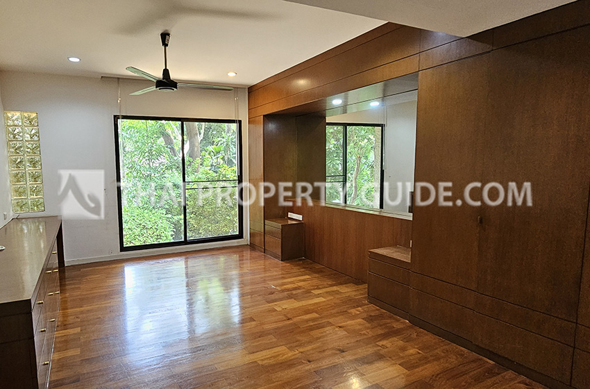 House with Private Pool in Nichada Thani 